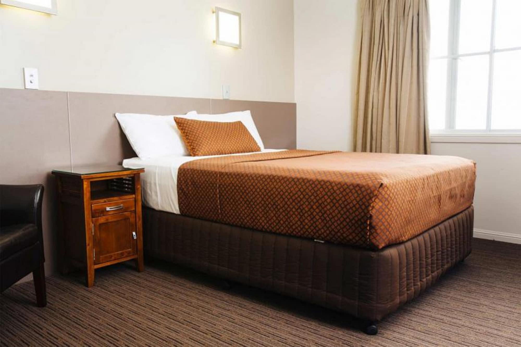 Motel Oasis Townsville, Surestay Collection By Bw