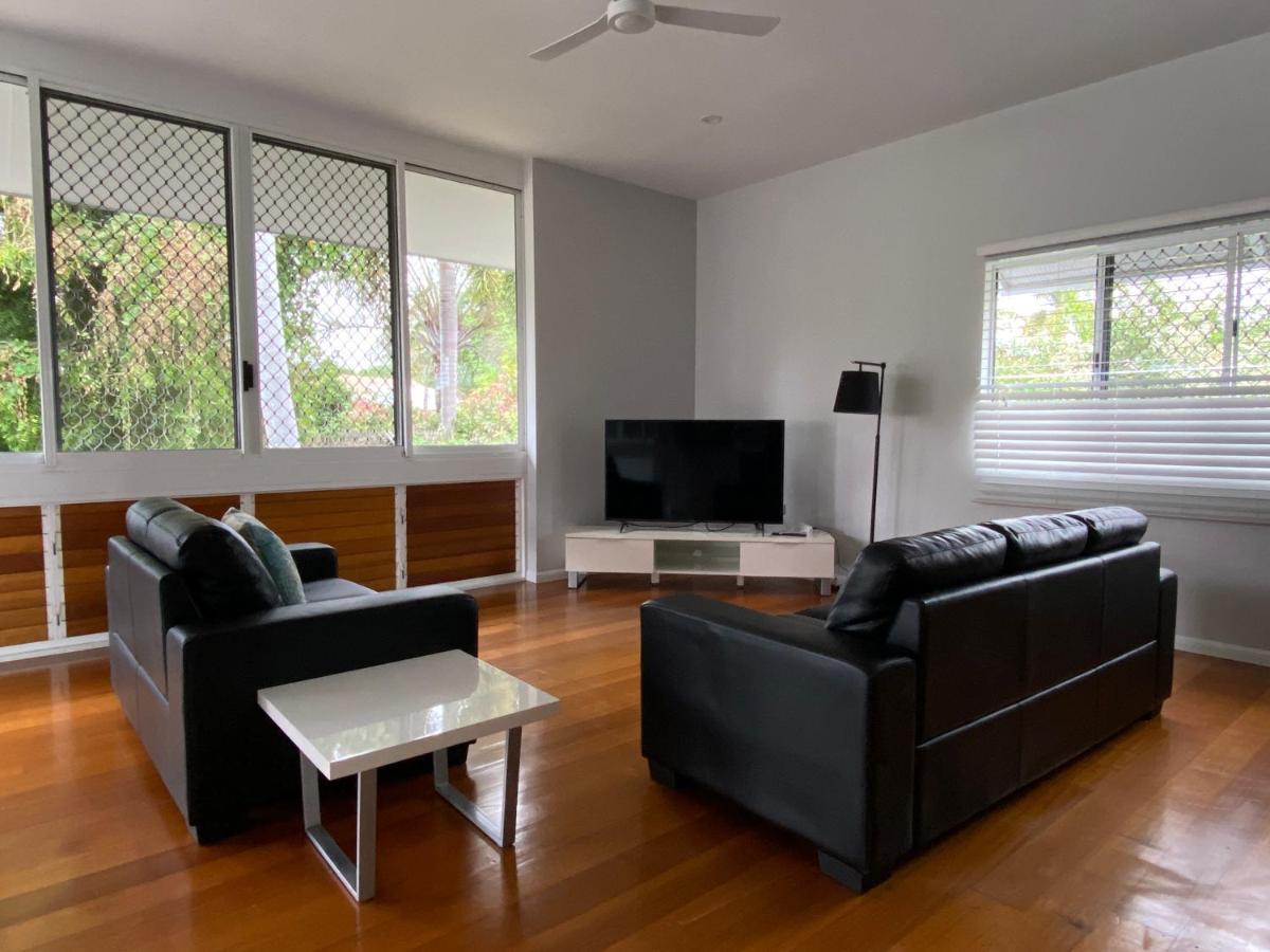 Villa On River Park Drive, Annandale *