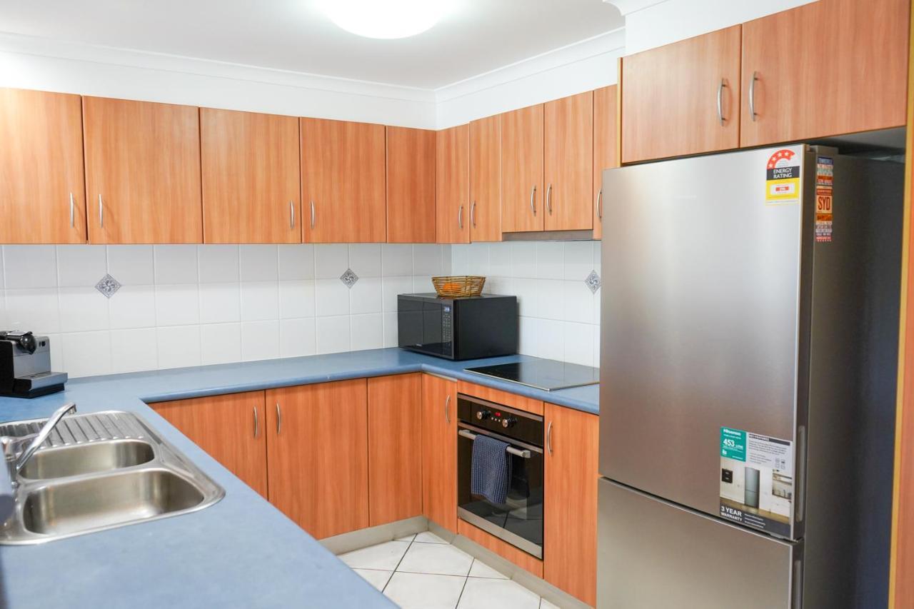 Apartment 4/100 The Esplanade Townsville