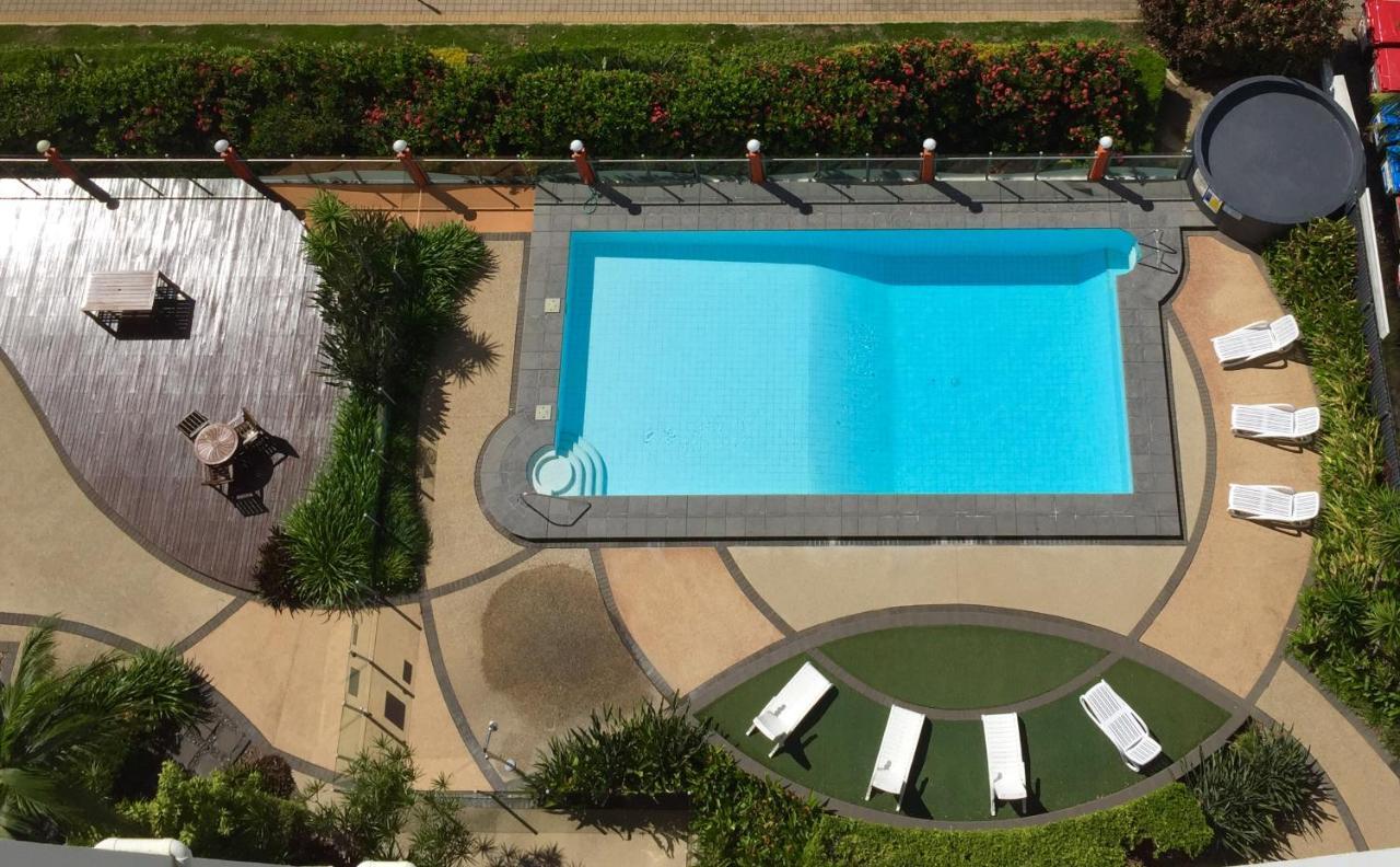 Beachfront Balcony Apartment Townsville