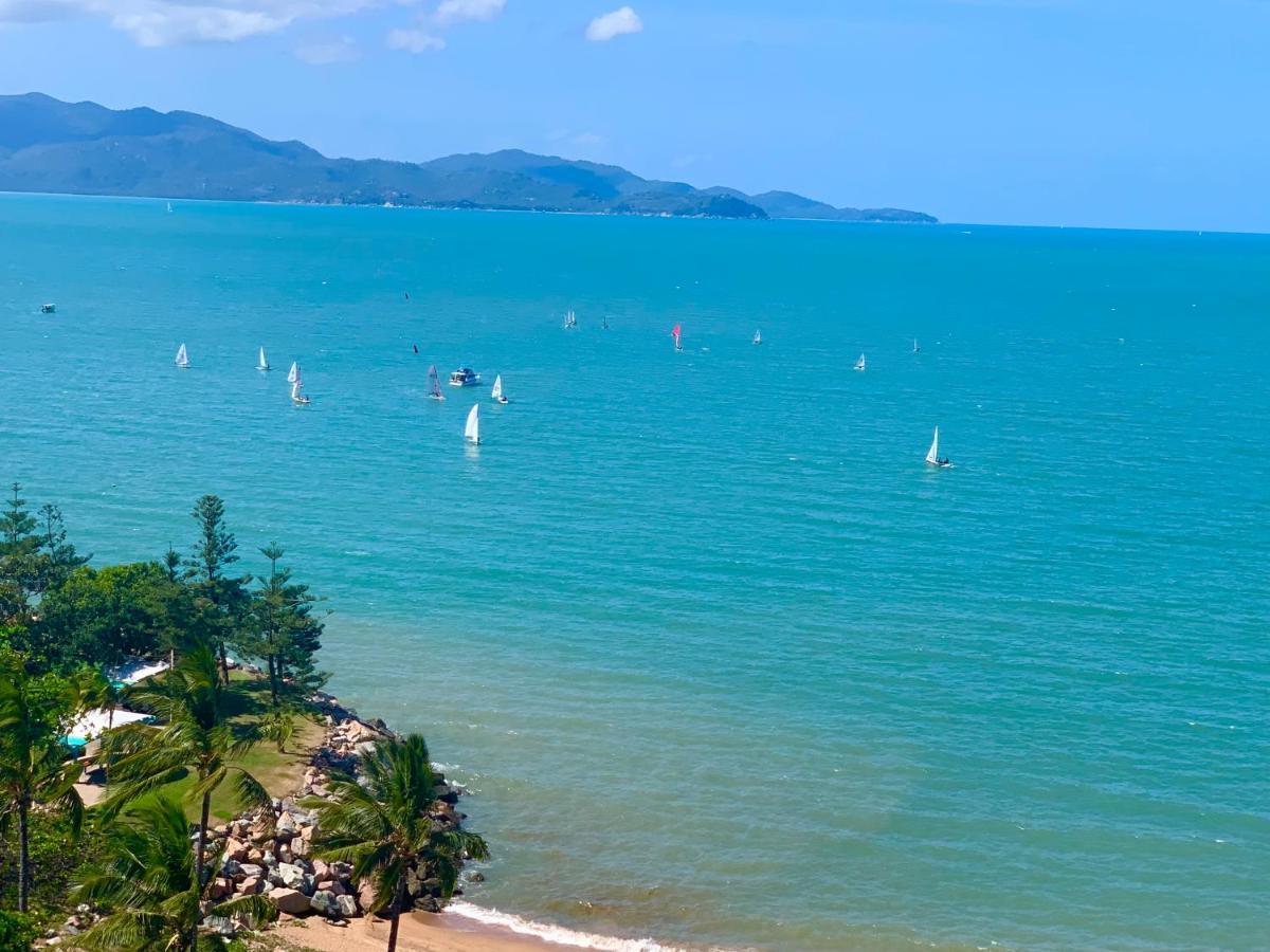Beachfront Balcony Townsville