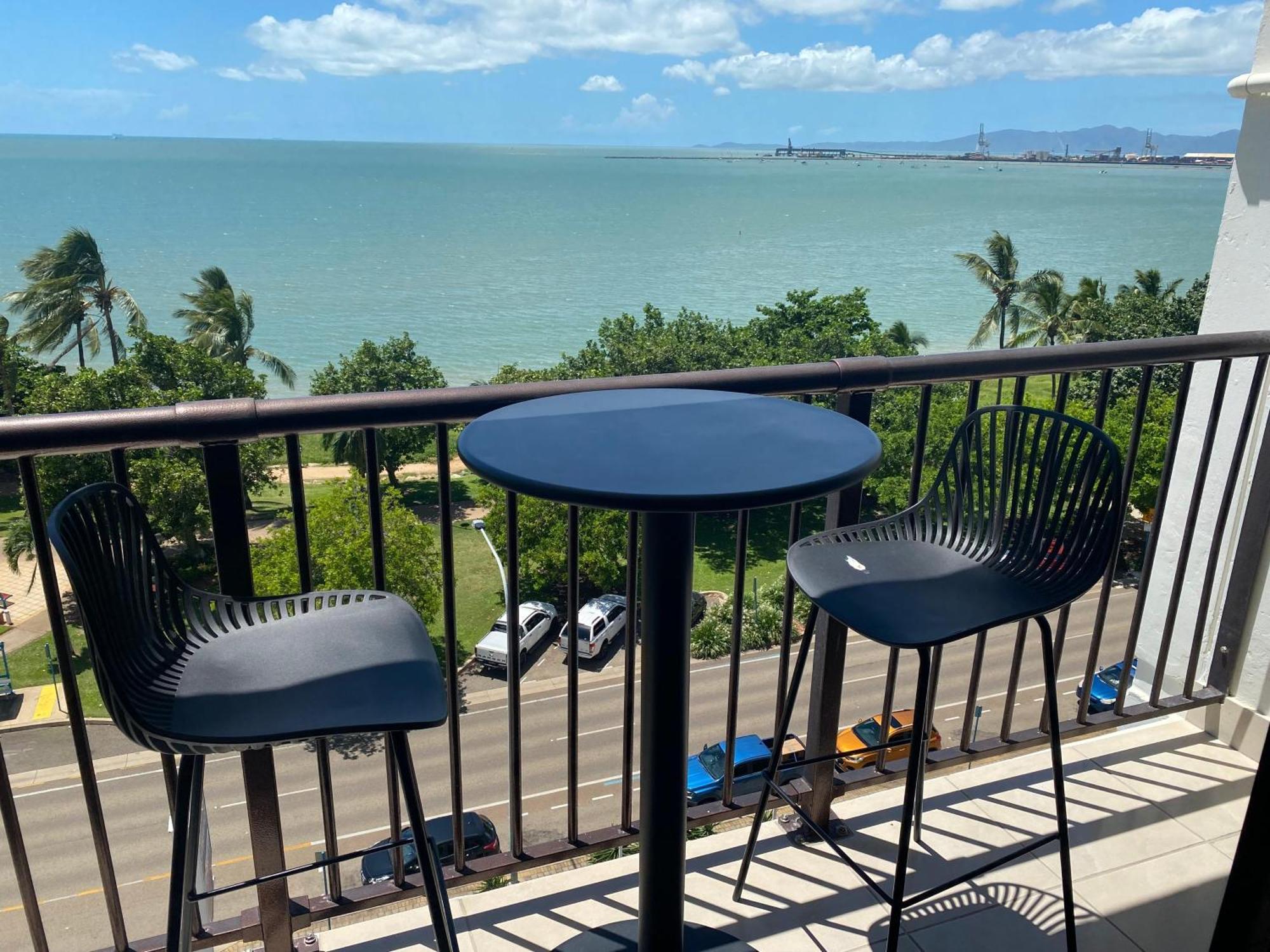 It's About The Views! Apartment *