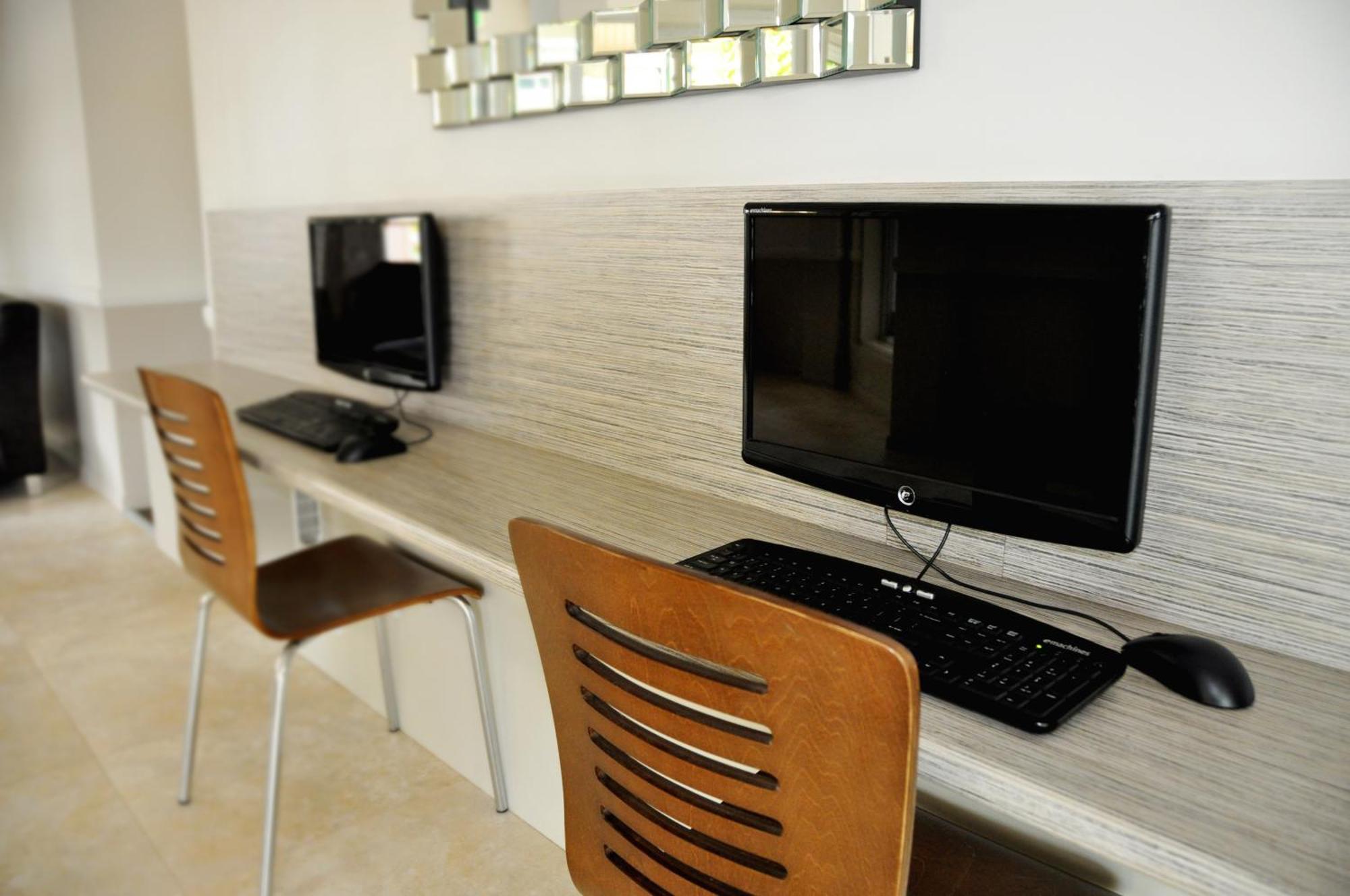 Motel Oasis Townsville, Surestay Collection By Bw