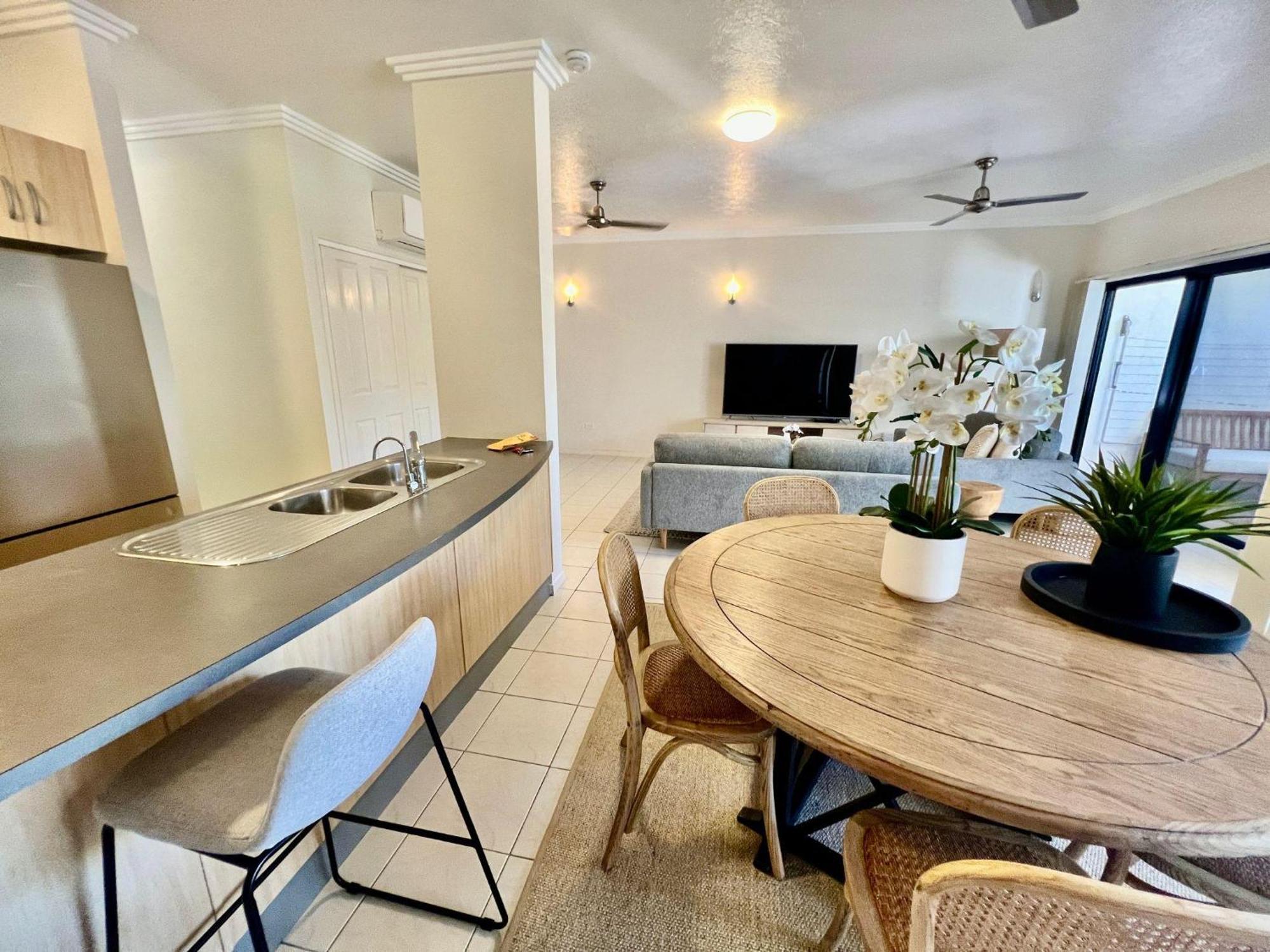 Breakwater 40 Apartment
