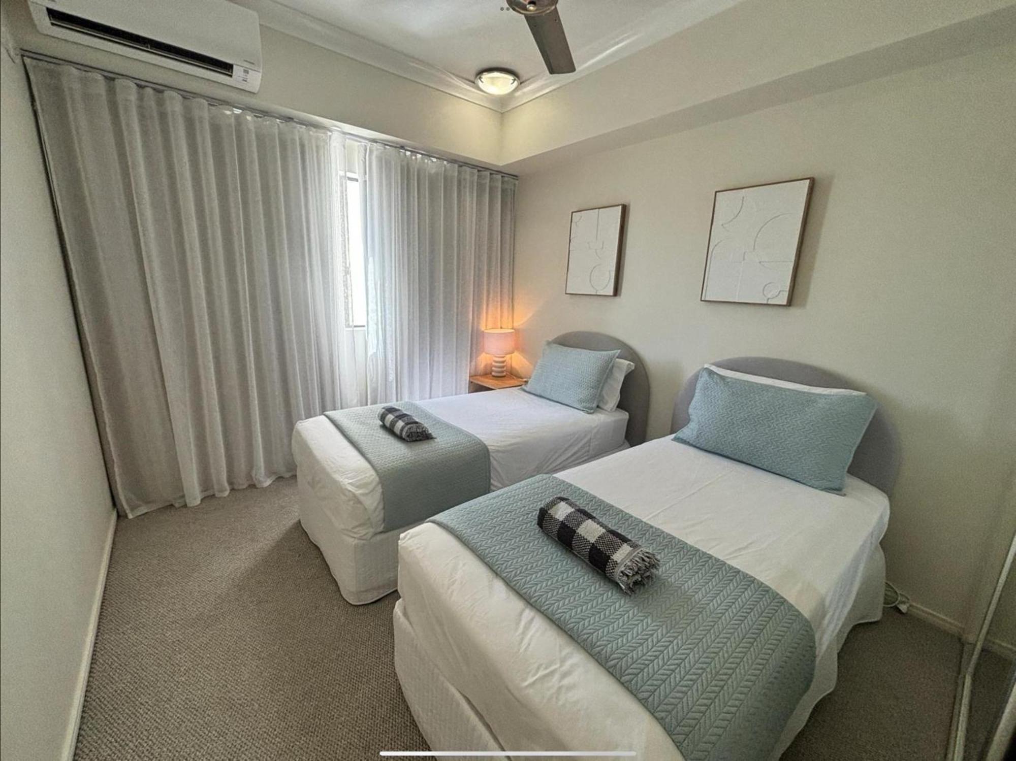 Breakwater 40 * Townsville