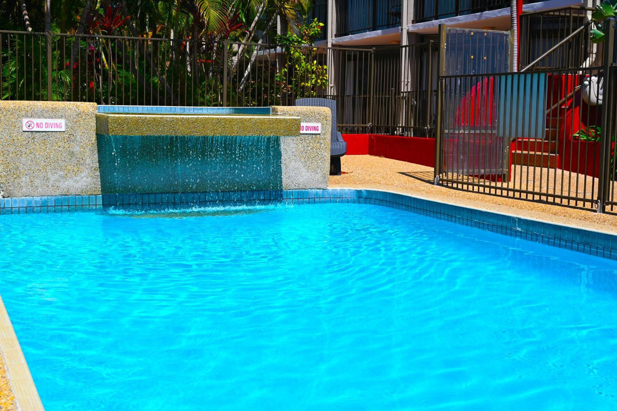 Hotel Waters Edge The Townsville