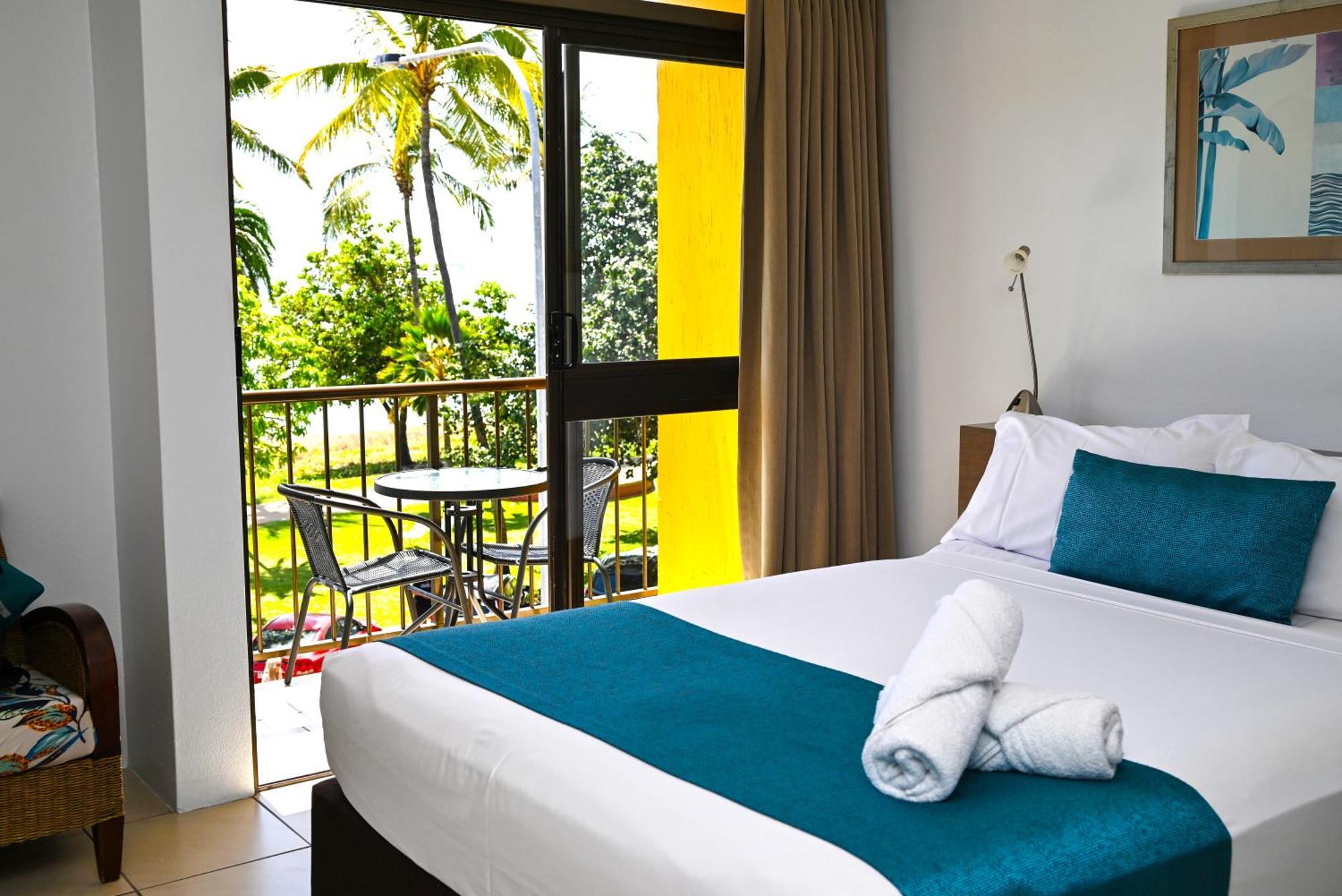Waters Edge The 4*