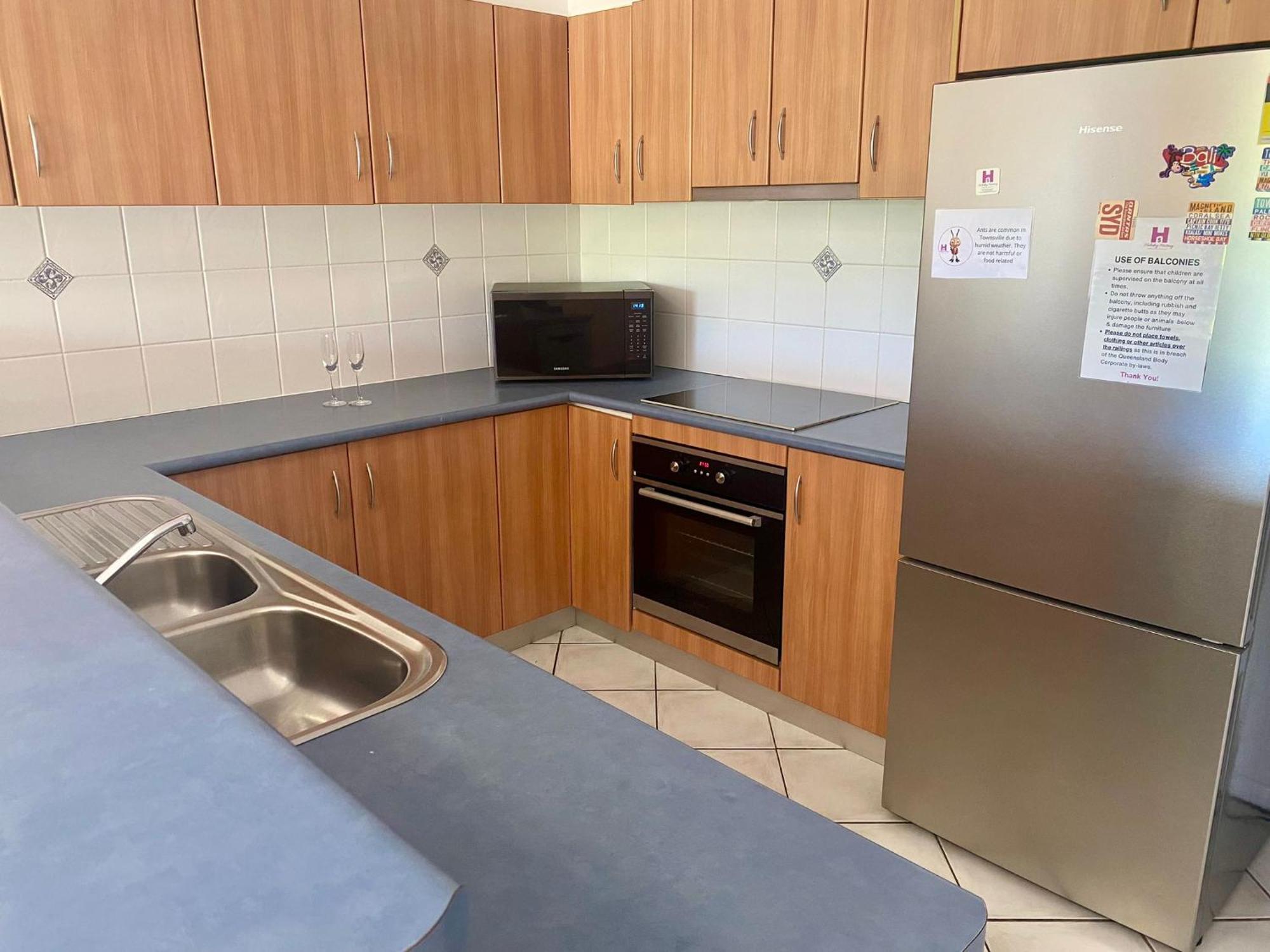 4/100 The Esplanade Apartment Townsville