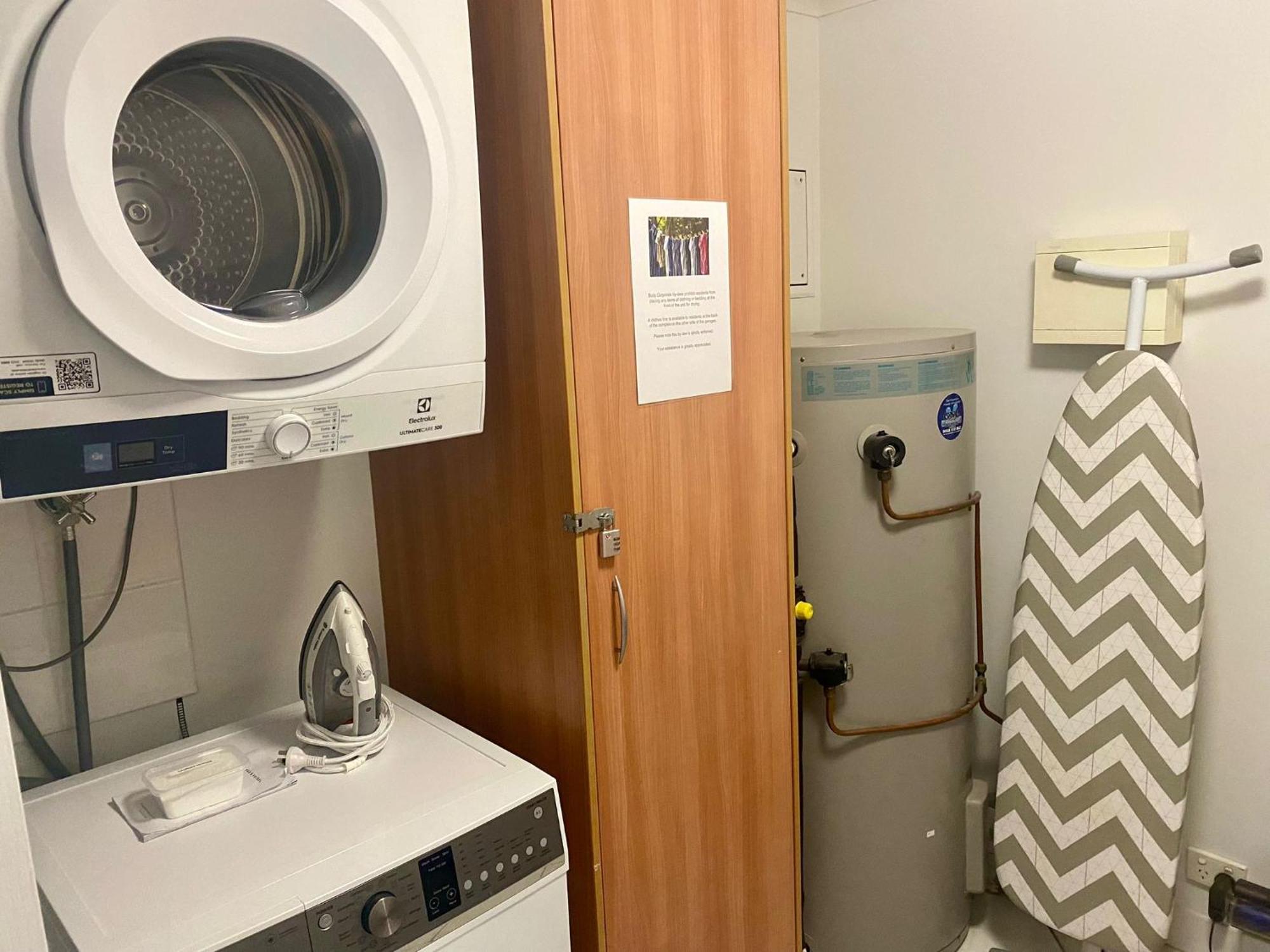 Apartment 4/100 The Esplanade Townsville