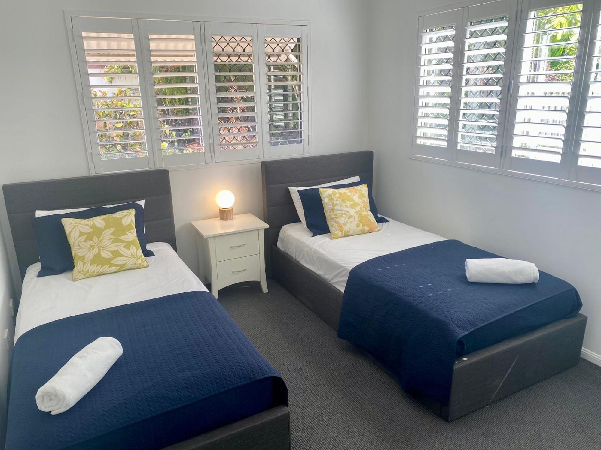 Apartment 4/100 The Esplanade Townsville