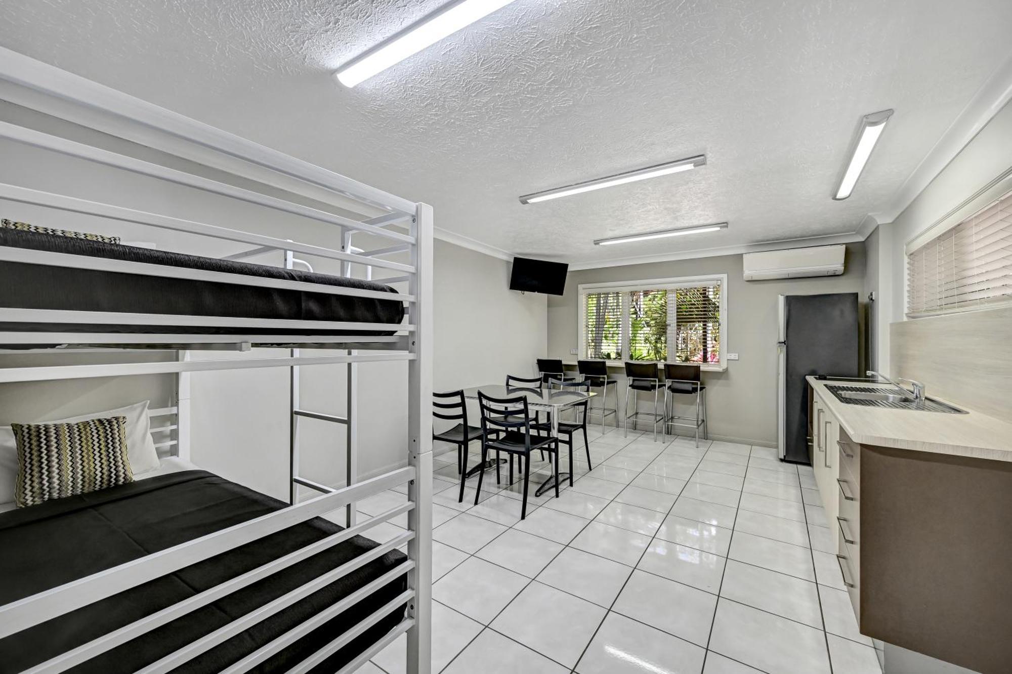 Motel Oasis Townsville, Surestay Collection By Bw 4*