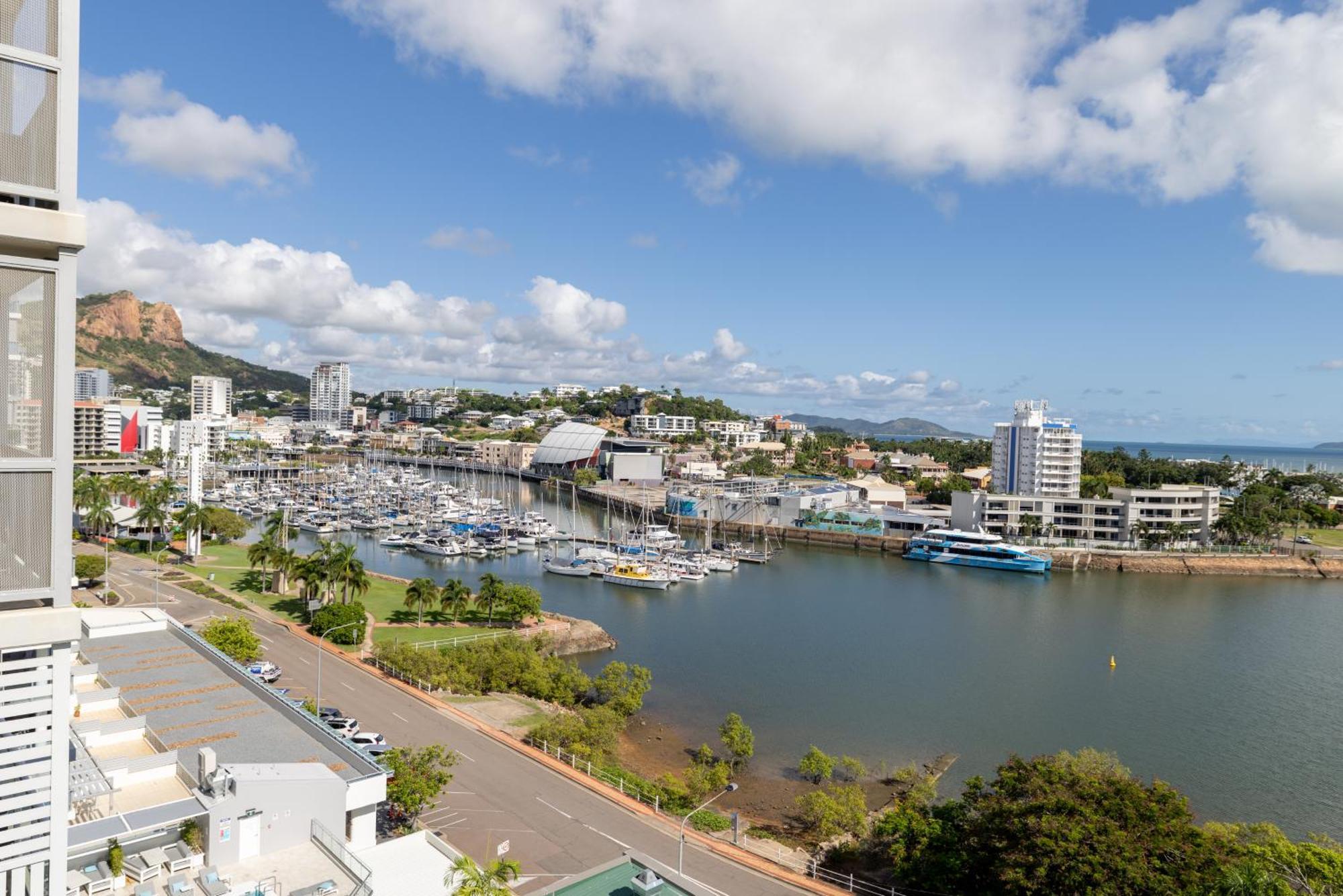 Oaks Metropole 4* Townsville