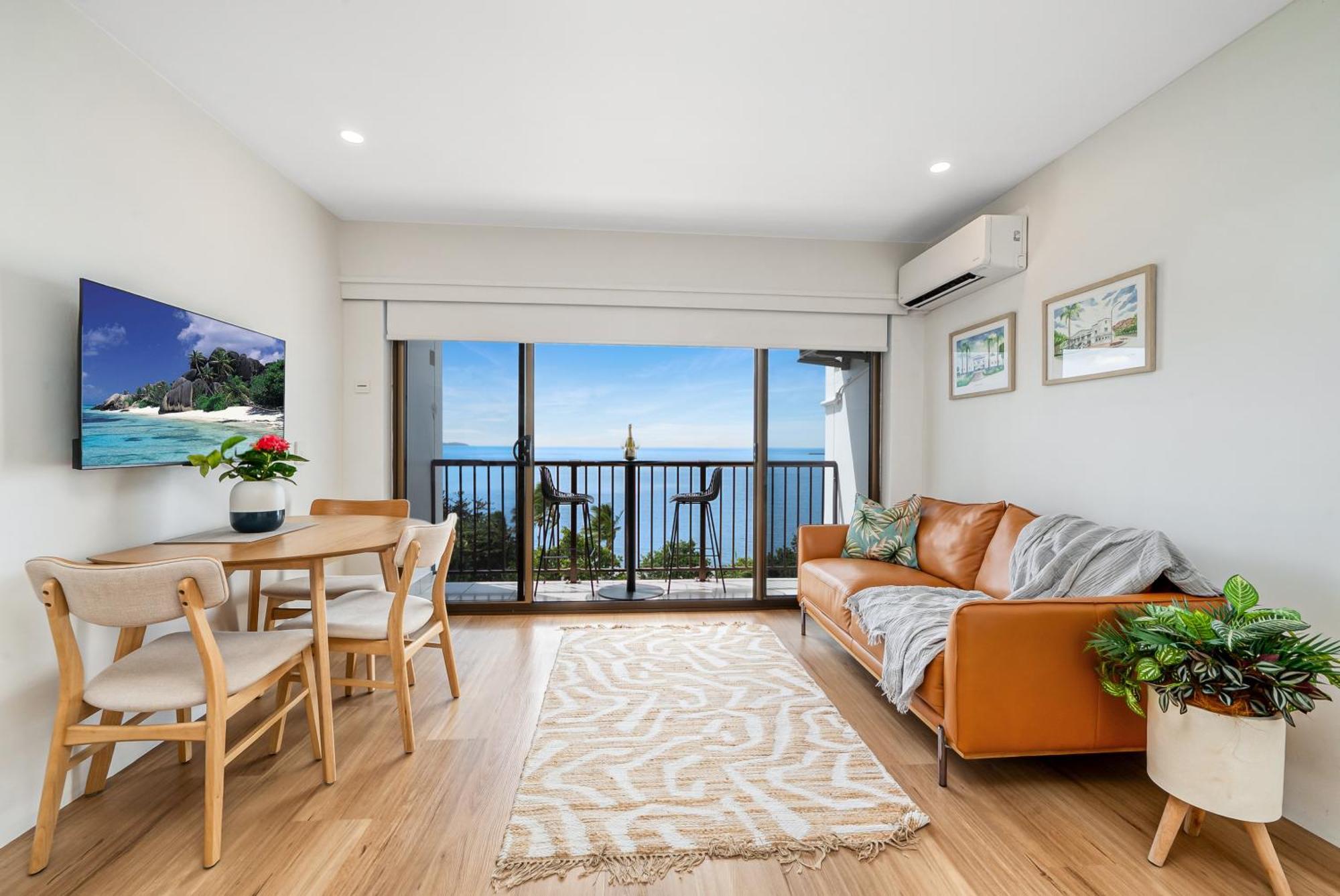 It's About The Views! Apartment