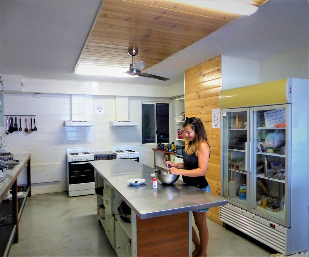 Foreign Exchange Accommodation-beachside Hostel Townsville