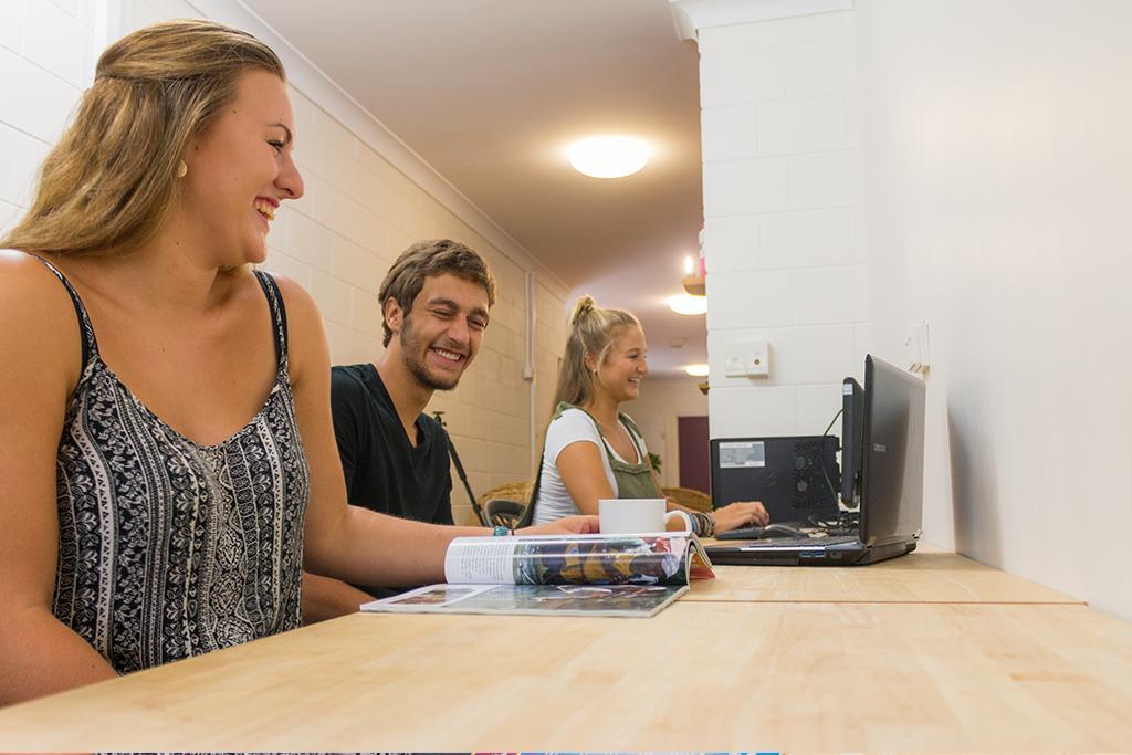 Foreign Exchange Accommodation-beachside * Townsville