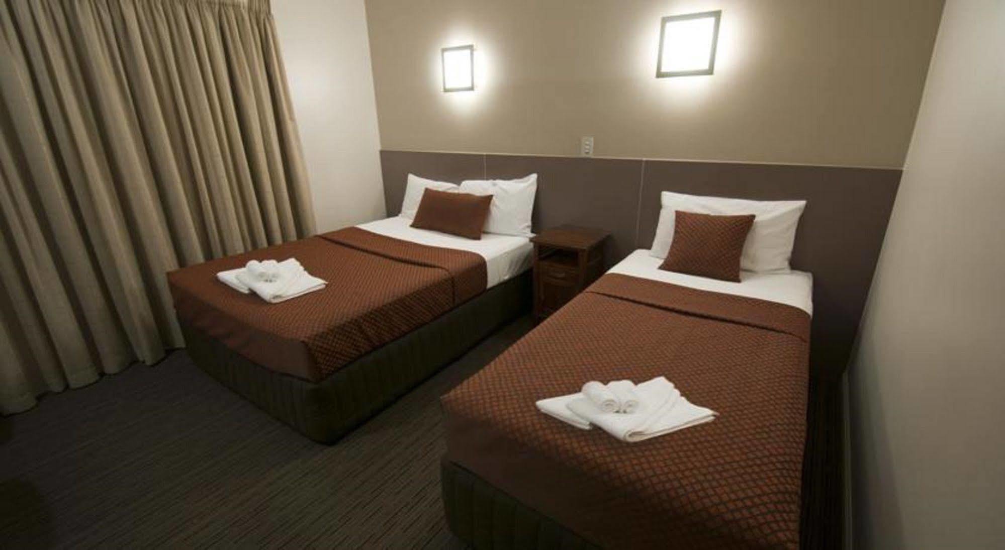 Motel Oasis Townsville, Surestay Collection By Bw 4*