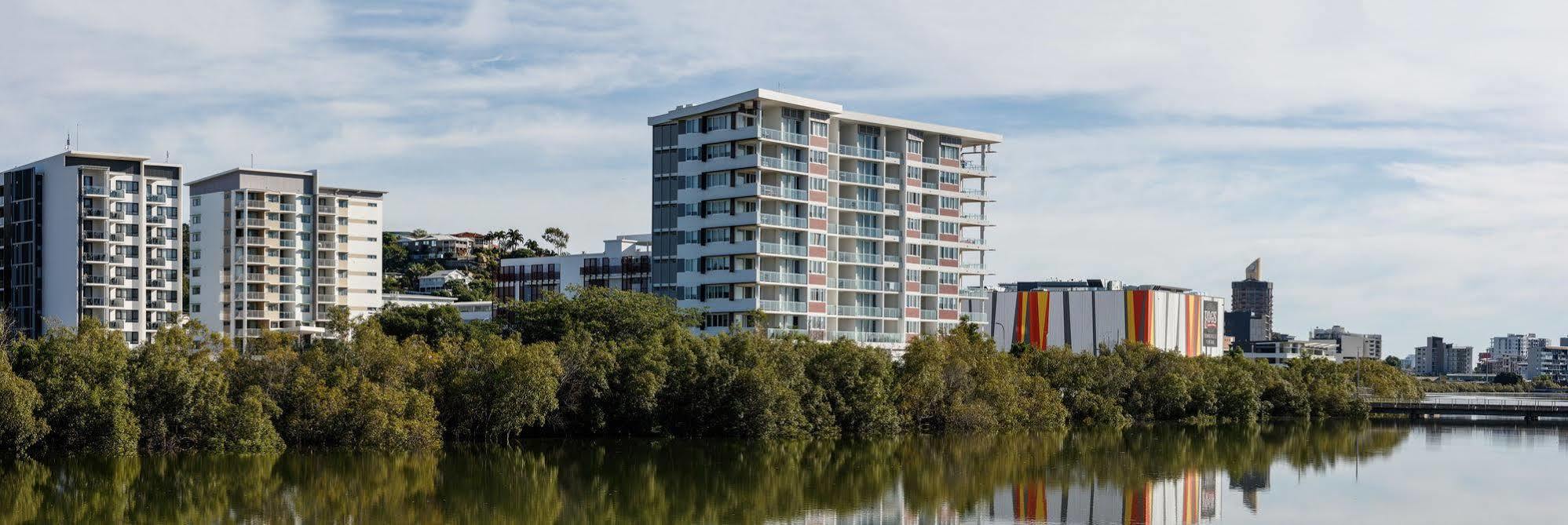 Holborn 4* Townsville