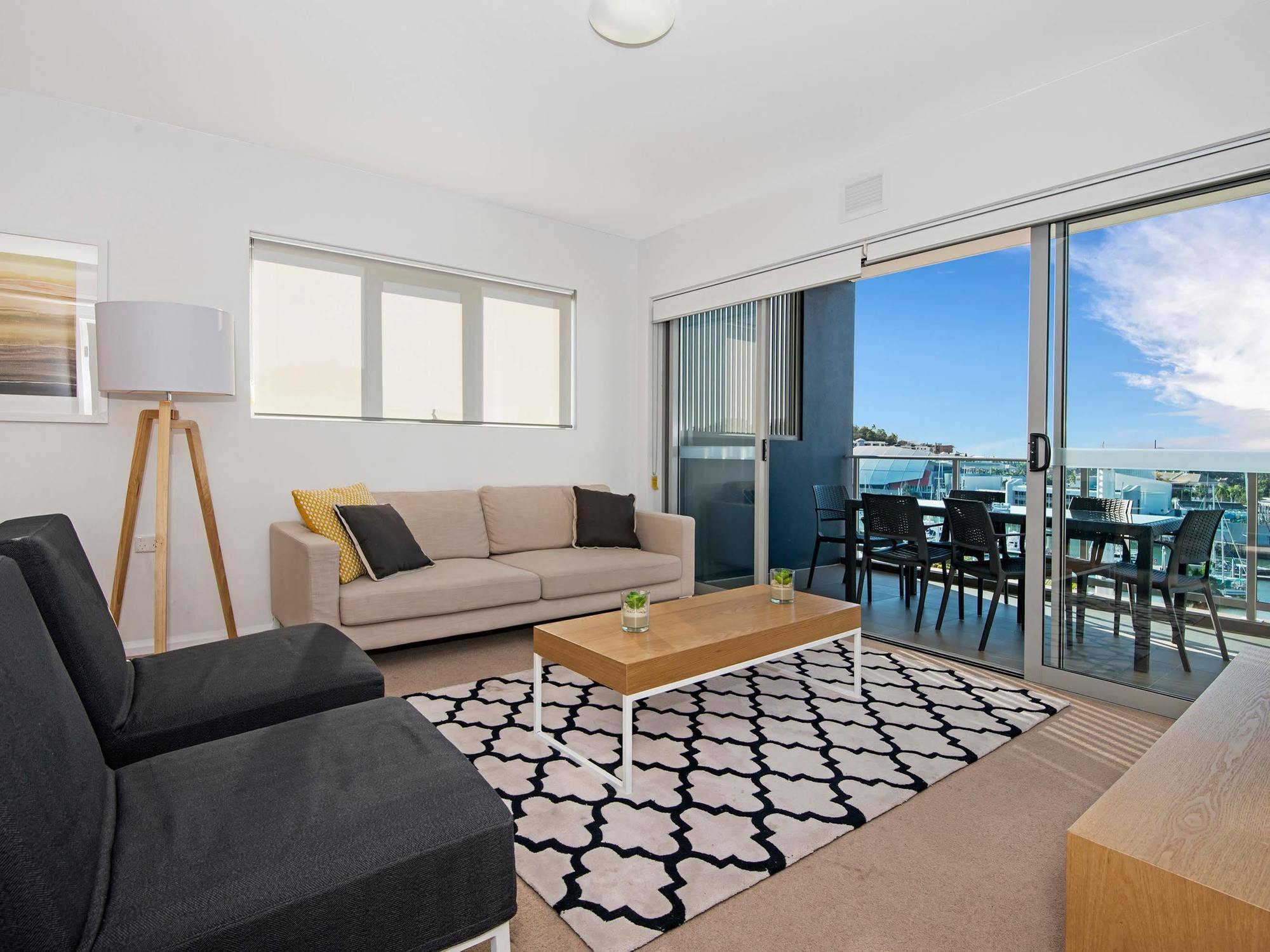 Aparthotel Allure & 4*