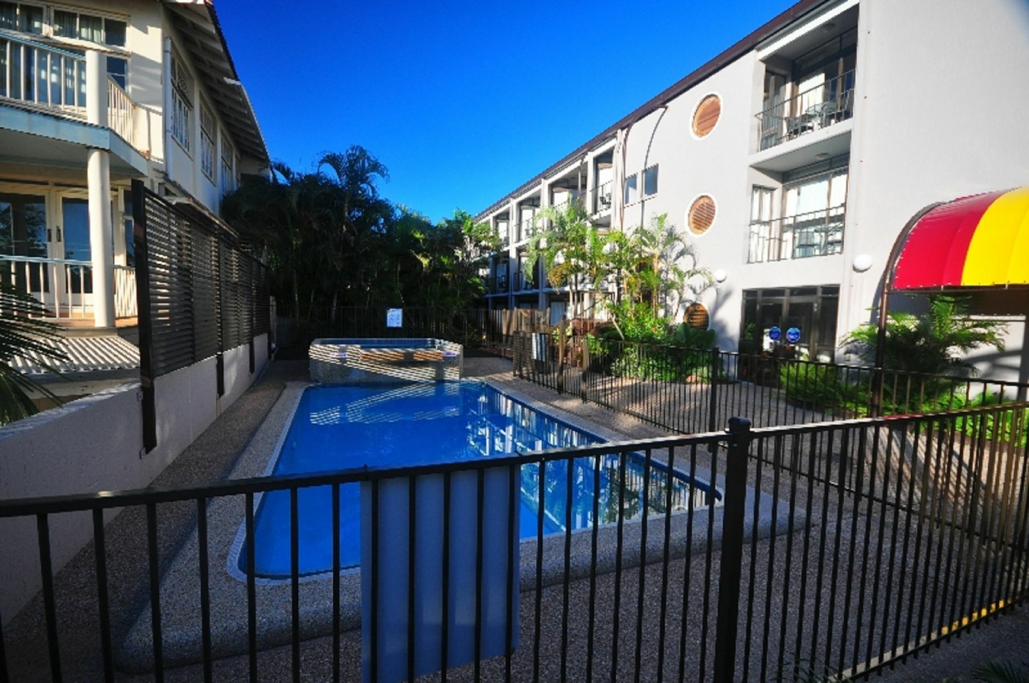 Waters Edge The Hotel 4*