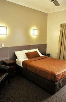 Motel Oasis Townsville, Surestay Collection By Bw 4*