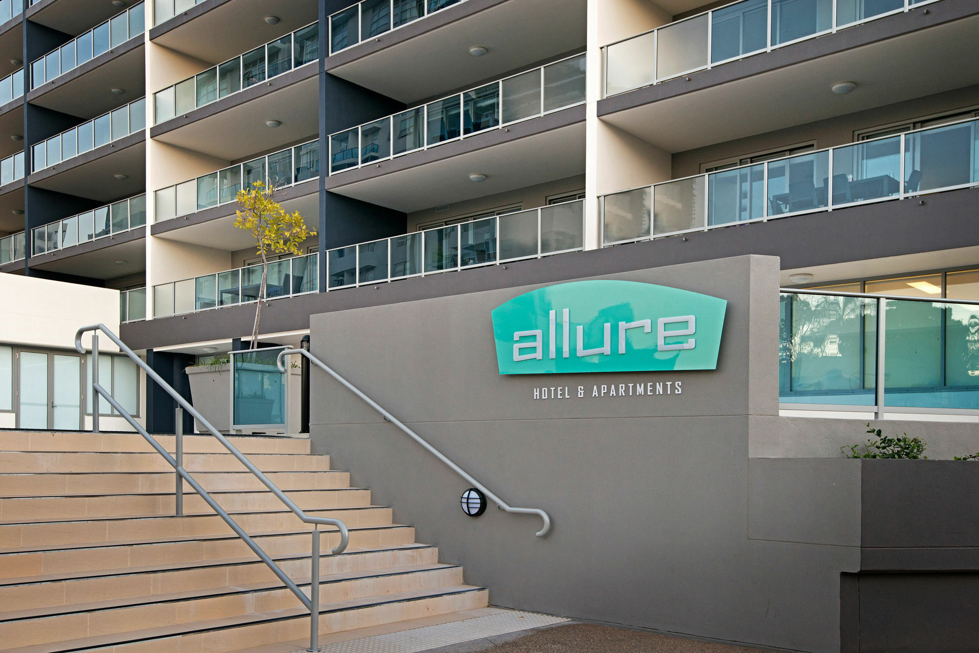 Aparthotel Allure & 4*